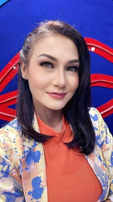 Berusia 43 Tahun, Ini Potret Putty Noor ‘Magic 5’ yang Cantik dan Awet Muda