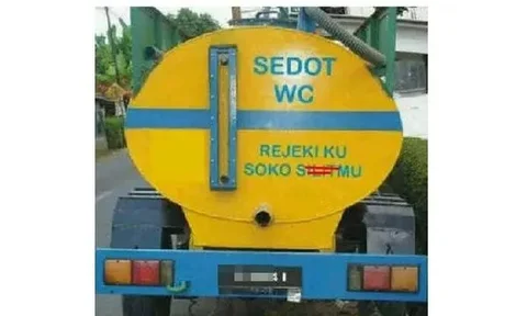 10 Potret Tulisan Absurd di Mobil Sedot WC yang Sukses Bikin Terheran-Heran