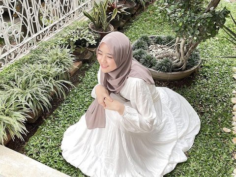 Simpel nan Anggun, Tutorial Pashmina Silk dengan Cutting Curve