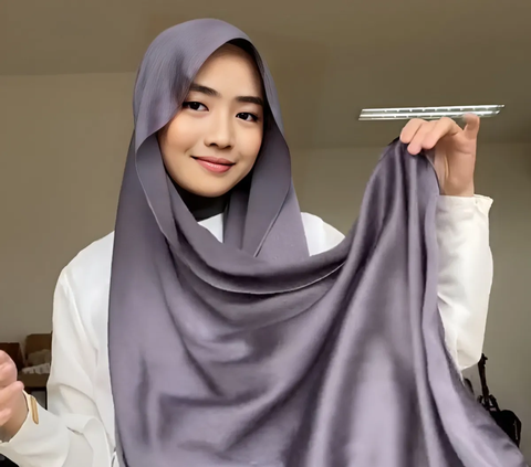 Simpel nan Anggun, Tutorial Pashmina Silk dengan Cutting Curve