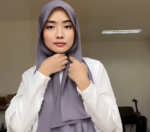 Simpel nan Anggun, Tutorial Pashmina Silk dengan Cutting Curve