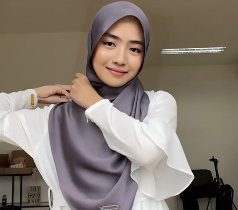 Simpel nan Anggun, Tutorial Pashmina Silk dengan Cutting Curve