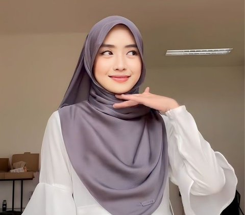 Simpel nan Anggun, Tutorial Pashmina Silk dengan Cutting Curve