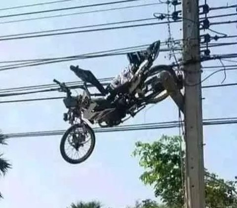 10 Potret Mobil dan Motor Nyangkut di Kabel Listrik, Mungkin Gara-gara Ngebut 300 Km per Jam