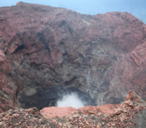 Kawah Gunung Kerinci Dikabarkan Retak, Wisatawan Diingatkan Lebih Hati-Hati