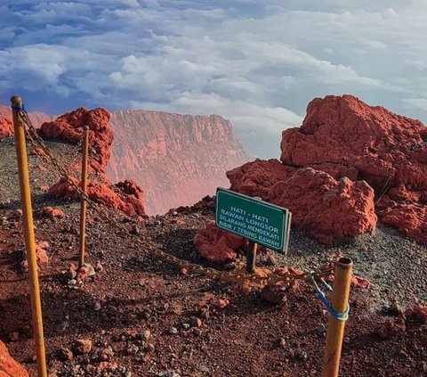 Kawah Gunung Kerinci Dikabarkan Retak, Wisatawan Diingatkan Lebih Hati-Hati