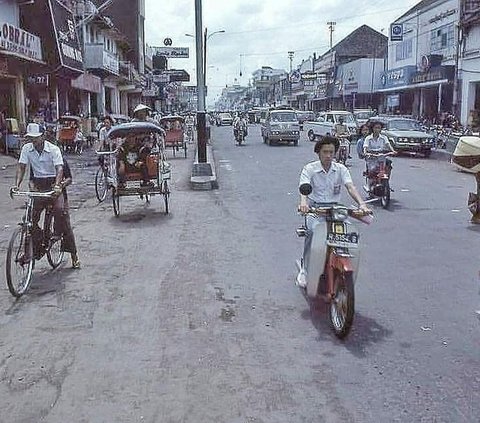 10 Potret Kondisi Jalan Malioboro Yogyakarta Tempo Dulu, Tetap Ikonik dan Masih Asri