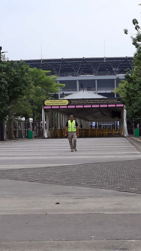 Portrait of the Atmosphere at GBK Before Coldplay Concert Tomorrow