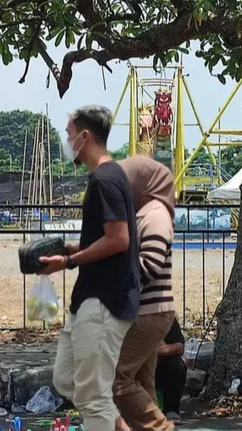 Viral Foto Jalan Berdua dengan Wanita Berhijab, Gunawan Dwi Cahyo: 'Itu Benar Saya'