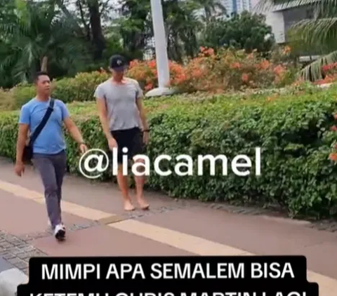 Funny Comments from +62 Netizens Seeing Chris Martin Strolling in Jakarta