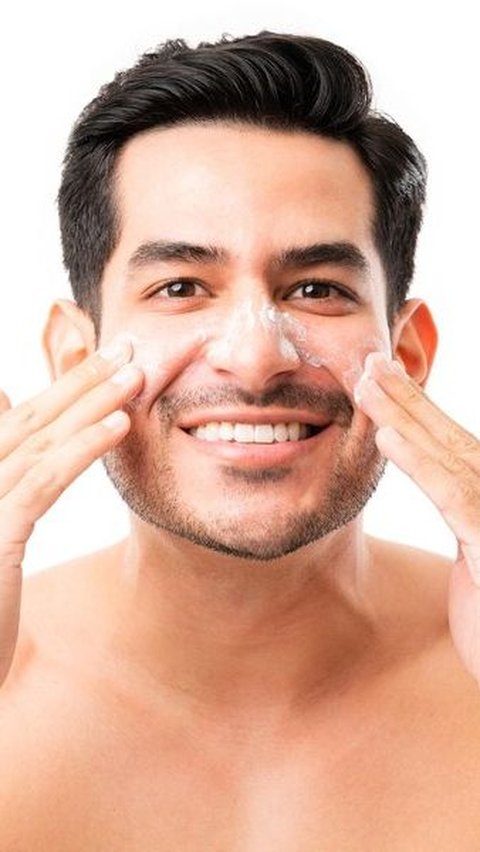 Rekomendasi Face Wash atau Sabun Muka Pria yang Bisa Bantu Mengatasi Jerawat dan Kulit Berminyak