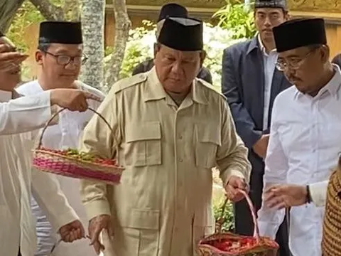Prabowo Beri Pantun ke Cak Imin sebagai Sahabat Lama: Kalau Dapat Kawan Baru, Kawan Lama Dilupa Jangan