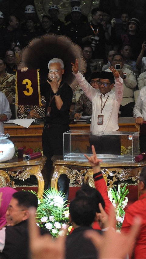 Sedangkan pasangan capres-cawapres Ganjar Pranowo-Mahfud Md mendapatkan nomor urut 3.<br>