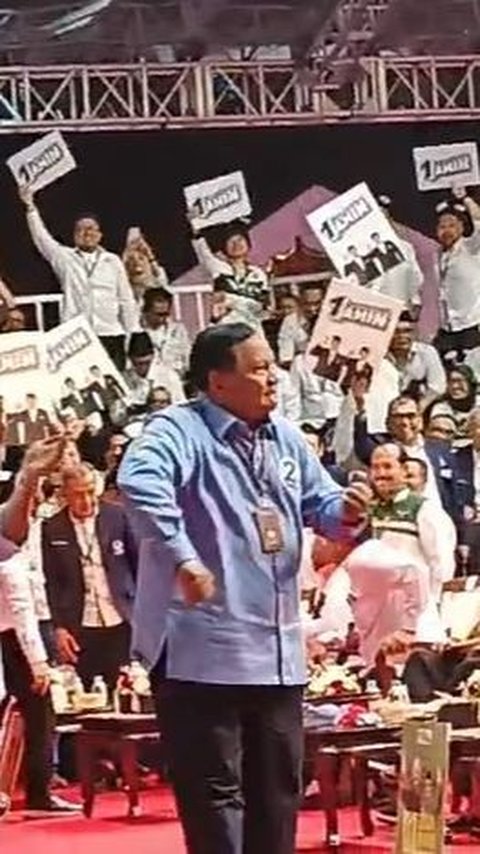 Momen Prabowo Joget sampai Lompat-Lompat Usai Pidato Penetapan Nomor Urut Capres-Cawapres<br>