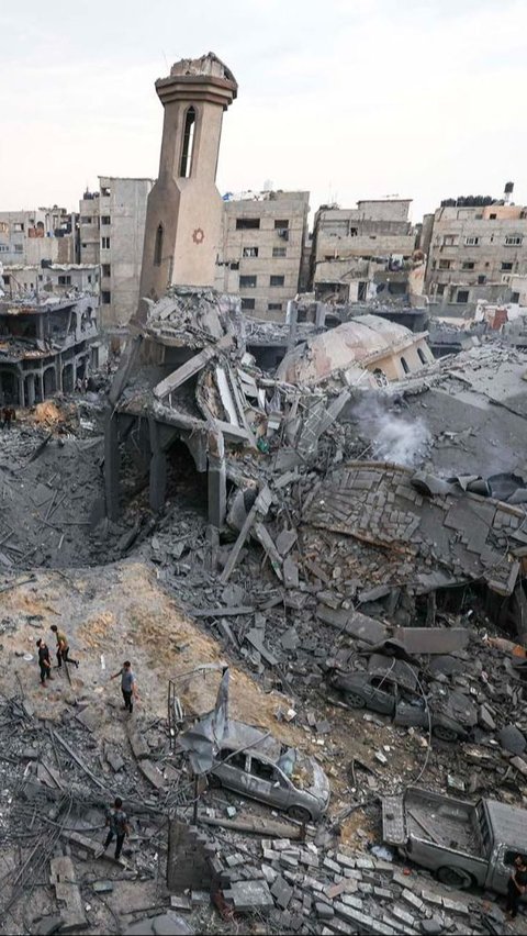 Serangan bertubi-tubi yang dilakukan Israel tanpa henti telah meghancurkan rumah, bangunan masjid, gereja, hingga rumah sakit di jalur Gaza.