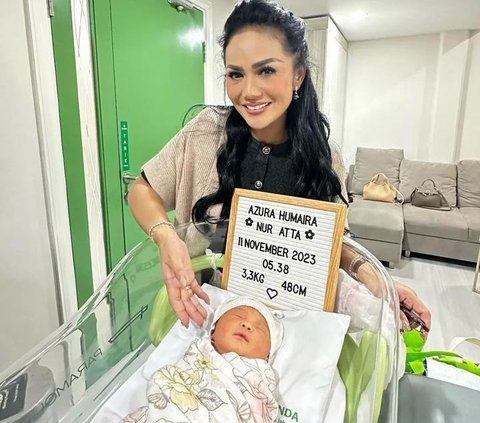 Terungkap! 10 Potret Wajah Baby Azura, Anak Kedua Atta-Aurel, Cantik Banget!