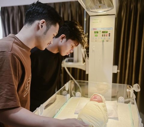 Terungkap! 10 Potret Wajah Baby Azura, Anak Kedua Atta-Aurel, Cantik Banget!