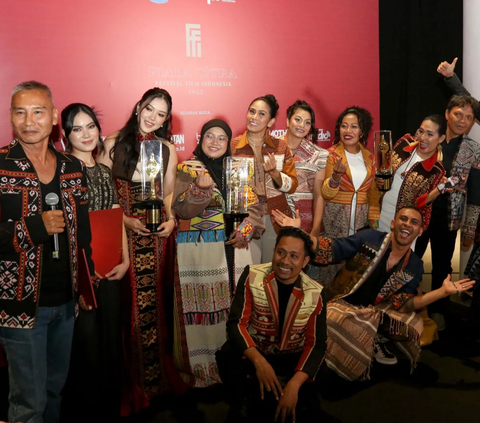 Piala Citra dianggap sebagai simbol tertinggi dalam penghargaan perfilman di Indonesia, menjadi prestasi bergengsi bagi insan perfilman tanah air.<br>
