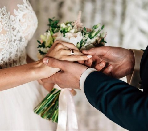 Woman Bride Suddenly Cancels Wedding in the Middle of the Wedding Ceremony, Groom and Guests Shocked and Confused, Can Only Stare