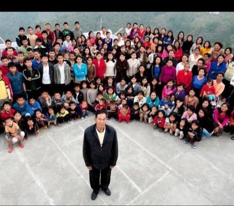 The Largest Family in the World! 199 Siblings Living Together, Father Has 38 Wives, Consuming 80 Kg of Rice Per Day