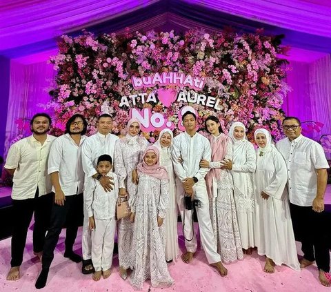 Potret Keluarga di Aqiqah Anak Kedua Aurel Hermansyah-Atta Halilintar, Warganet Bingung Kapan Mereka Ukur Baju