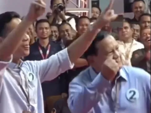 Momen Istimewa Prabowo 'Si Gemoy' Goyang di KPU, Gibran Cium Tangan Pasangan AMIN