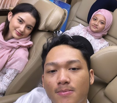 Deretan Foto Sarah Menzel saat Hadir di Acara Akikah Baby Azura Anak Atta & Aurel Hermansyah, Kenakan Kerudung Penampilannya Bikin Pangling