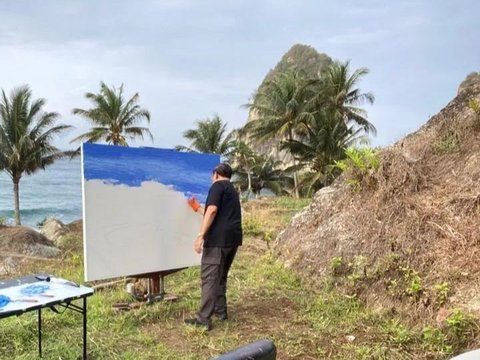 Pulang Kampung ke Pacitan, Intip Momen Keseruan SBY Melukis di Pantai