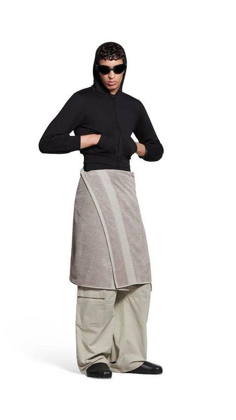 Wow! Rok Model Handuk 'Towel Skirt' Dibanderol Harga Rp14 Juta, Begini Penampakannya