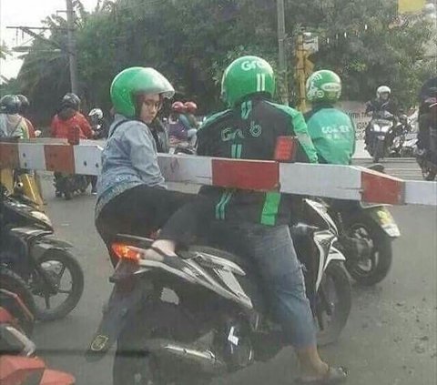 10 Potret Driver Ojol Serba Salah saat Bawa Penumpang, Apes Banget Tapi Cuma Bisa Pasrah