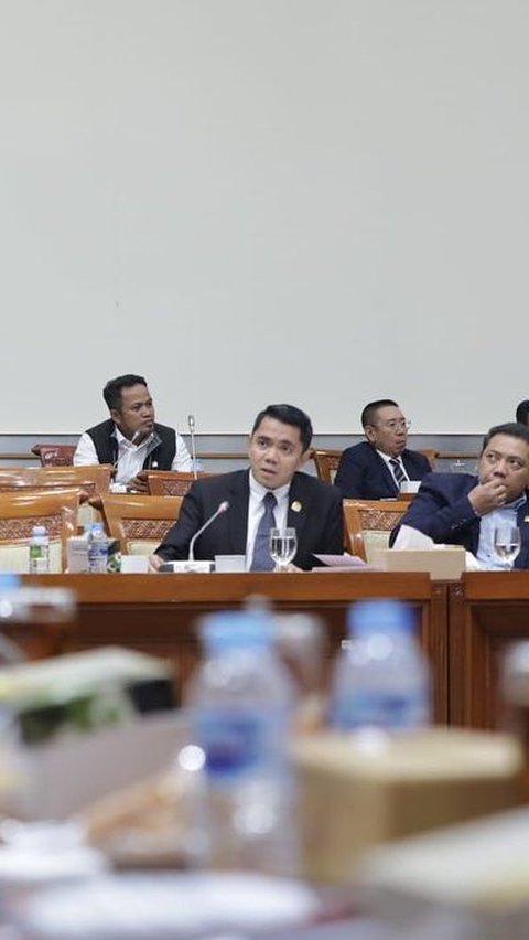 Kesal Arteria Curhat ke Komjen Fadil Imran: Brotherhood Komisi III DPR Sudah Hilang!