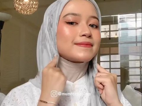 Tutorial Style Hijab Turki dengan Aksesori Ring, Manis Banget