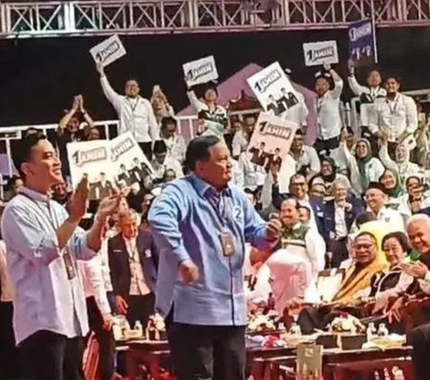 Nelayan Jabar Beri Dukungan ke Prabowo-Gibran: Pasti Menang Satu Putaran