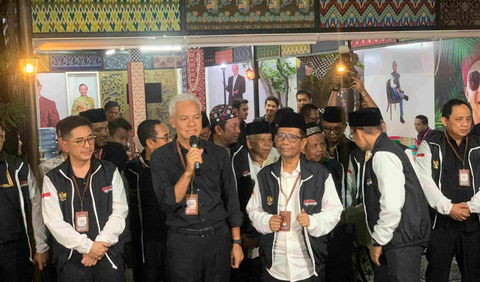 Oleh sebab itu, dia berharap Pemilu 2024 mestinya bisa menjamin keberlangsungan demokrasi di Indonesia, meski saat ini demokrasi dianggap belum baik.<br>