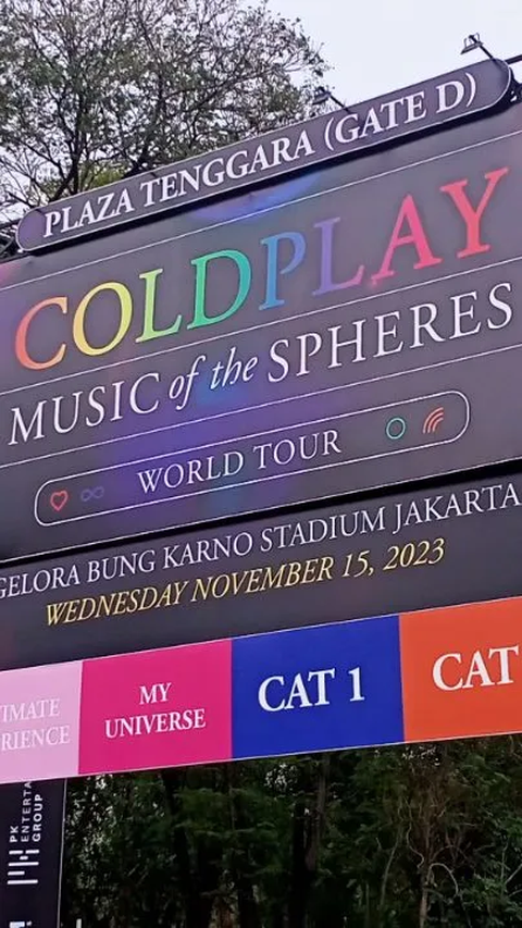 Sisi Lain: Meraup Cuan Besar dari Konser Coldplay di GBK