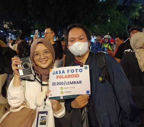 Sisi Lain: Meraup Cuan Besar dari Konser Coldplay di GBK