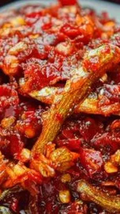 2. Sambal Teri Bumbu Terasi Tomat Pedas: Kombinasi Nikmat Pedas dan Terasi