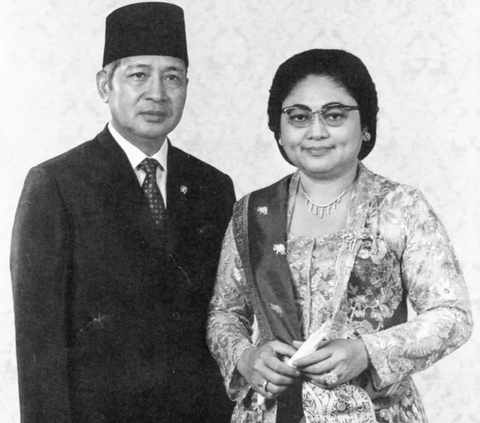 Inul Daratista Unggah Foto Lawas Bareng Soeharto dan Sang Suami, Nitizen Sebut 'Mas Adam Tuh Ga Berubah Mukanya'