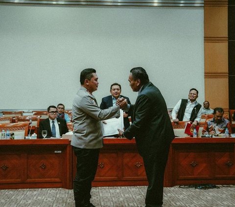 Rapat Pengamanan dan Penegakan Hukum Pemilu 2024 di DPR, Senyum Manis Komjen Pol Fadil Imran Jadi Sorotan