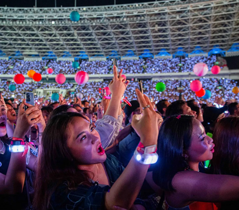 Fantastic! Coldplay's Honor for One Concert Can Pay the Salary of 15,897 Employees in Jakarta