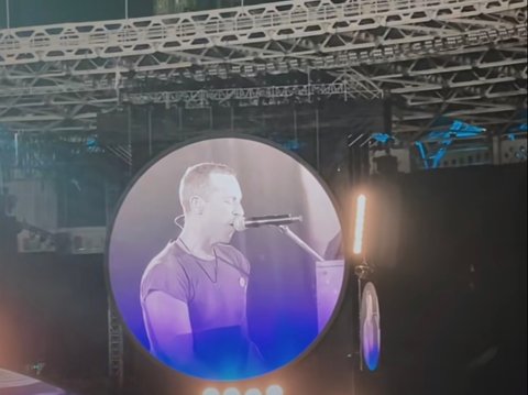 Deretan Momen Unik Konser Coldplay di Jakarta, Chris Martin Pantun Bahasa Indonesia hingga Penonton Dilamar
