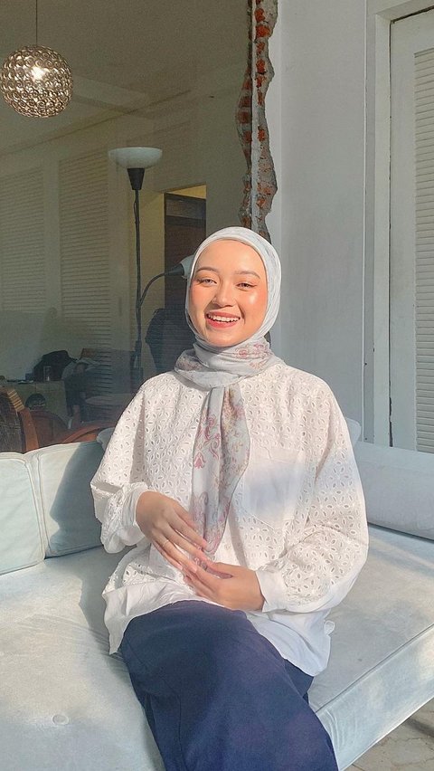 Tutorial Style Hijab Turki dengan Aksesori Ring, Manis Banget