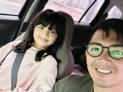 Momen Manis Nicky Tirta bareng Sang Putri yang kini Beranjak ABG 'Udah Enggak Bisa Dirangkul'