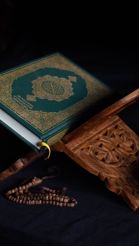 <b>Bacaan Doa di Depan Jenazah Perempuan dalam Islam, Patut Dihafalkan</b>