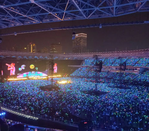 Generate Colorful Light, This is How LED Wristbands Work at Coldplay Concert