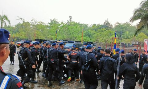 Keseruan Jenderal Bintang Dua Asyik Nyanyi dan Joget di Hari Korps Brimob Polri ke 78