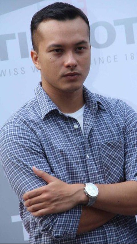Nicholas Saputra's Upload Causes a Stir because of the Mysterious Woman Figure, Netizens: Who is She?