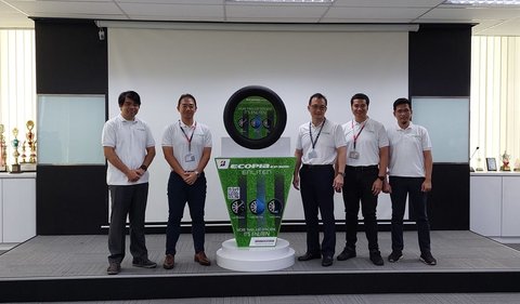 “Isu lingkungan  perhatian terbesar kami, menjadi bagian  Bridgestone E8 Commitment, yang mana terdapat poin-poin terkait Energy, Ecology, dan Efficiency. Kehadiran Ecopia EP300 Enliten menunjukkan komitmen kuat kami pada aspek lingkungan.” <br>