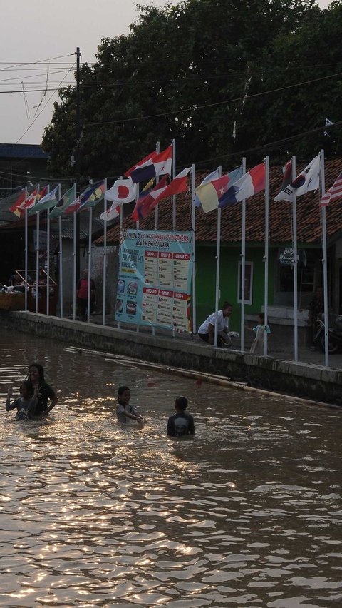 FOTO: Semarak Piala Dunia U-17 di Kampung Asem Bekasi
