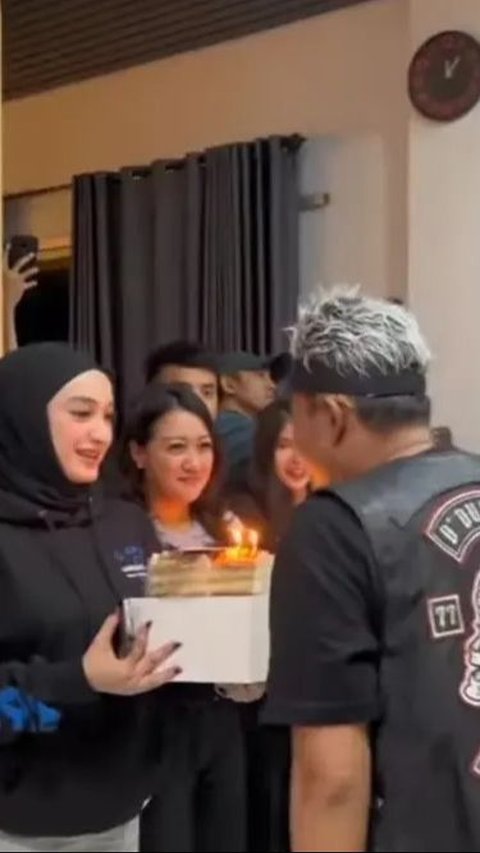 Sule berharap Santyka Fauziah tak terpengaruh sorotan publik, mempertahankan jati dirinya dengan teguh.